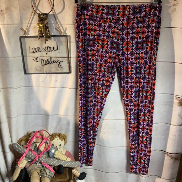 Lularoe; Colorful; Leggings; Tall & Curvy - Picture 3 of 7